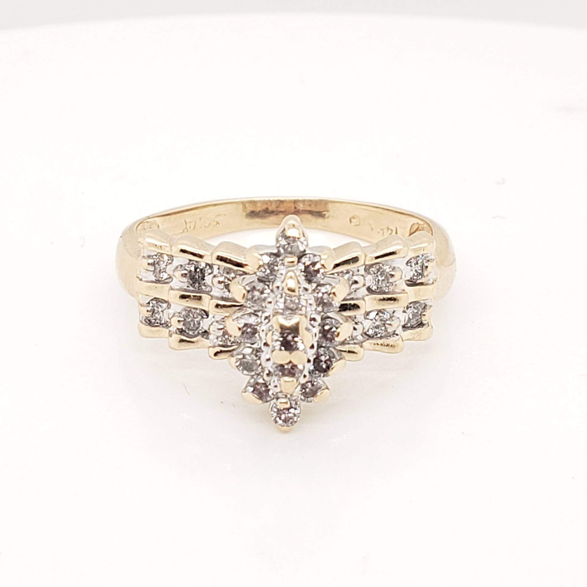 Diamant Marquise Förmiger Verlobungsring 14Kt Gelbgold | Versprechen Ring .35Ctw Diamant Marquise Förmiger Verlobungsring 14Kt Gelbgold | Versprechen Ring .35Ctw von MarquisJewelers