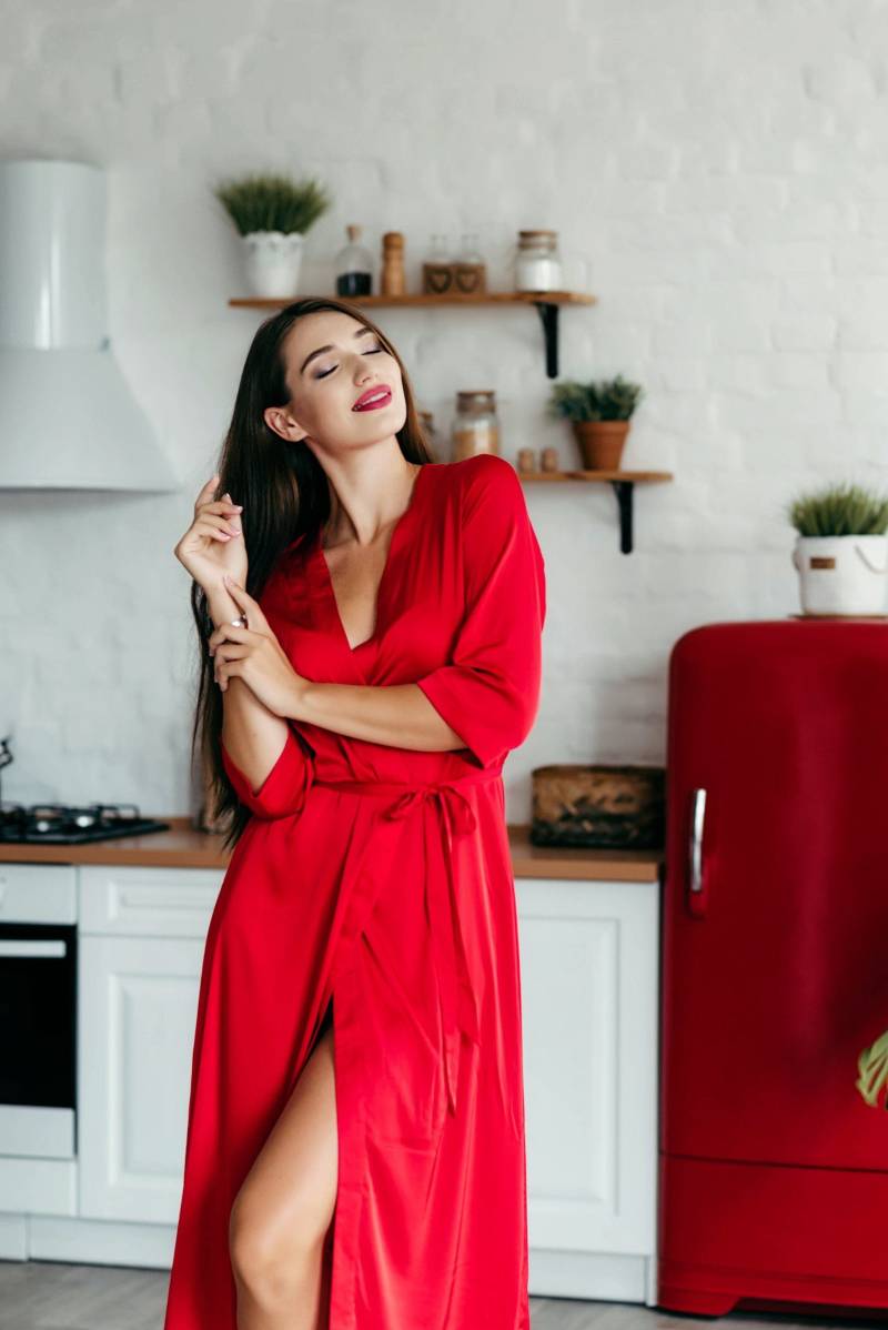 Handgefertigte Lange Satin Brautrobe Roter Seidiger Kimono von MarriedInTheMorningx