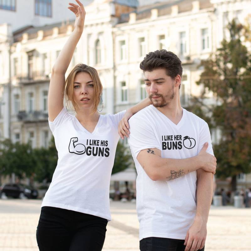I Like His Guns Und Her Buns Für Lustige Coole Paar T-Shirts Individuelle Svg Günstig Im Angebot Plus Größe 5xl Etsy Store Verlobung Brautparty I Like His Guns Und Her Buns Für Lustige Coole Paar T-Shirts Individuelle Svg Günstig Im Angebot Plus Größe 5xl Etsy Store Verlobung Brautparty von MarriedWithMickeyTee