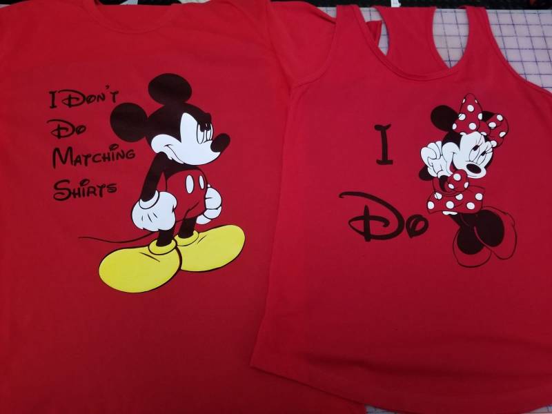 Lustige Passende T-Shirts Für Paare Ich Mache Keine Passenden Mit Wütender Mickey Mouse Entzückender Minnie Lustige Passende T-Shirts Für Paare Ich Mache Keine Passenden Mit Wütender Mickey Mouse Entzückender Minnie von MarriedWithMickeyTee