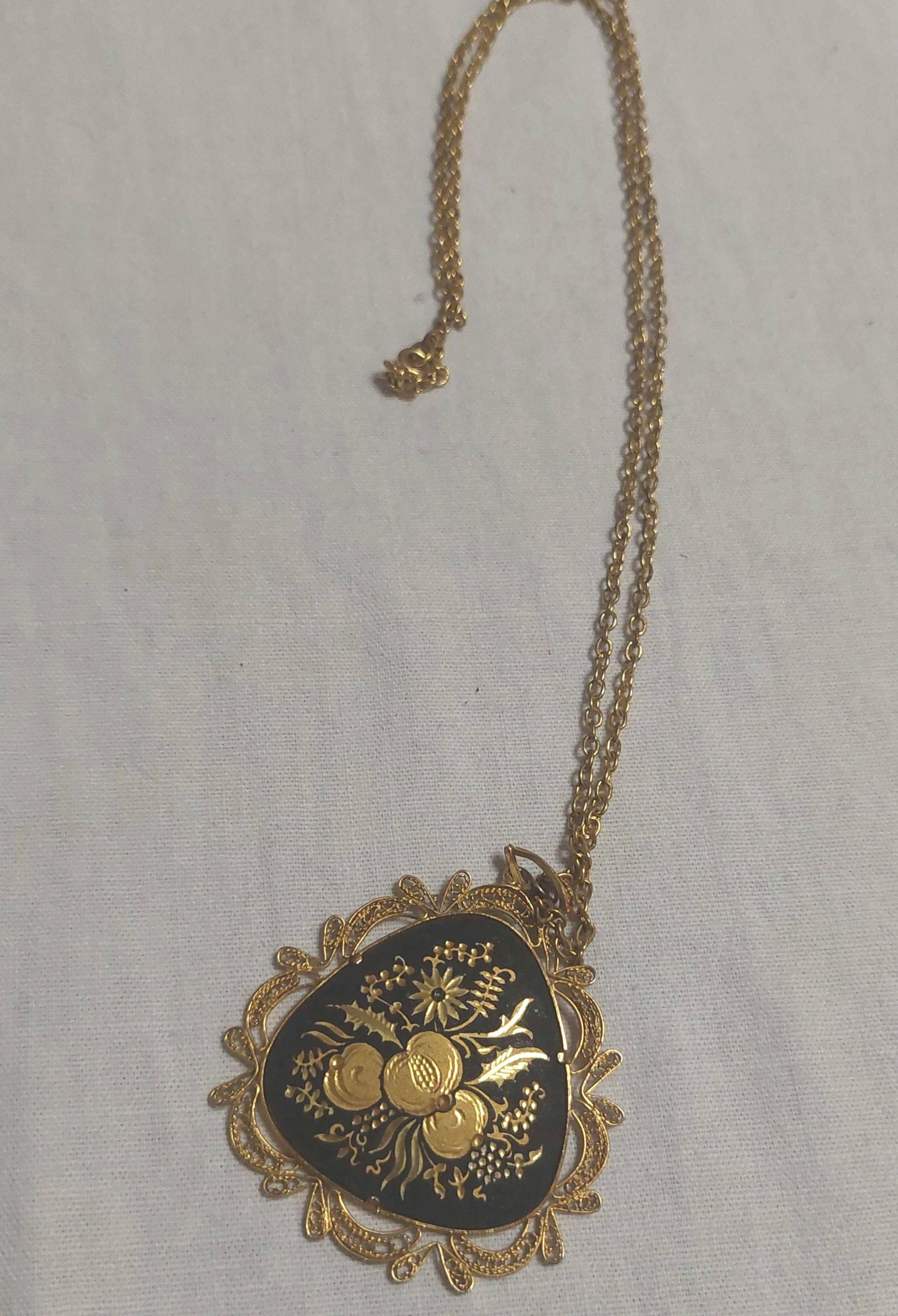 Filigrane Halskette Mit Anhänger von MarrysSchatzkiste