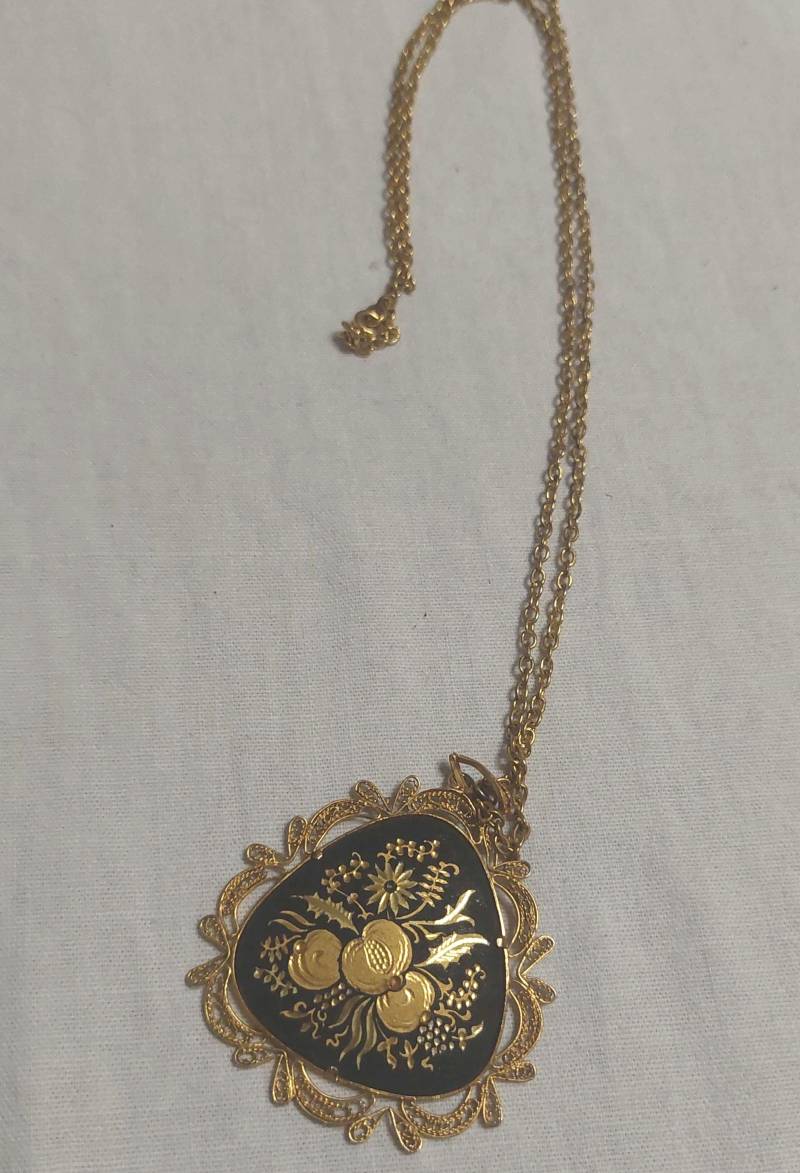 Filigrane Halskette Mit Anhänger von MarrysSchatzkiste