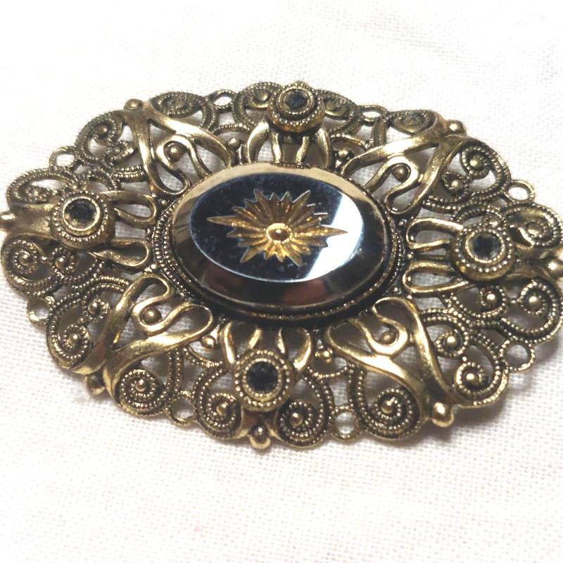 Wunderschöne Vintage Brosche Aus Nachlass. Filigran von MarrysSchatzkiste
