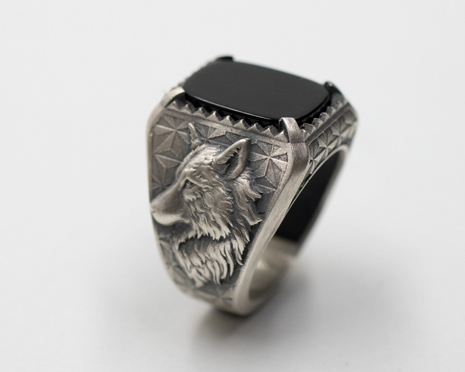 Silber Wolf Ring, Unisex Oxidierter Sterling Tier Männer Pinky Ehering, Handgemachter Gothic Herren Onyx Ring von MarsJewelryGifts