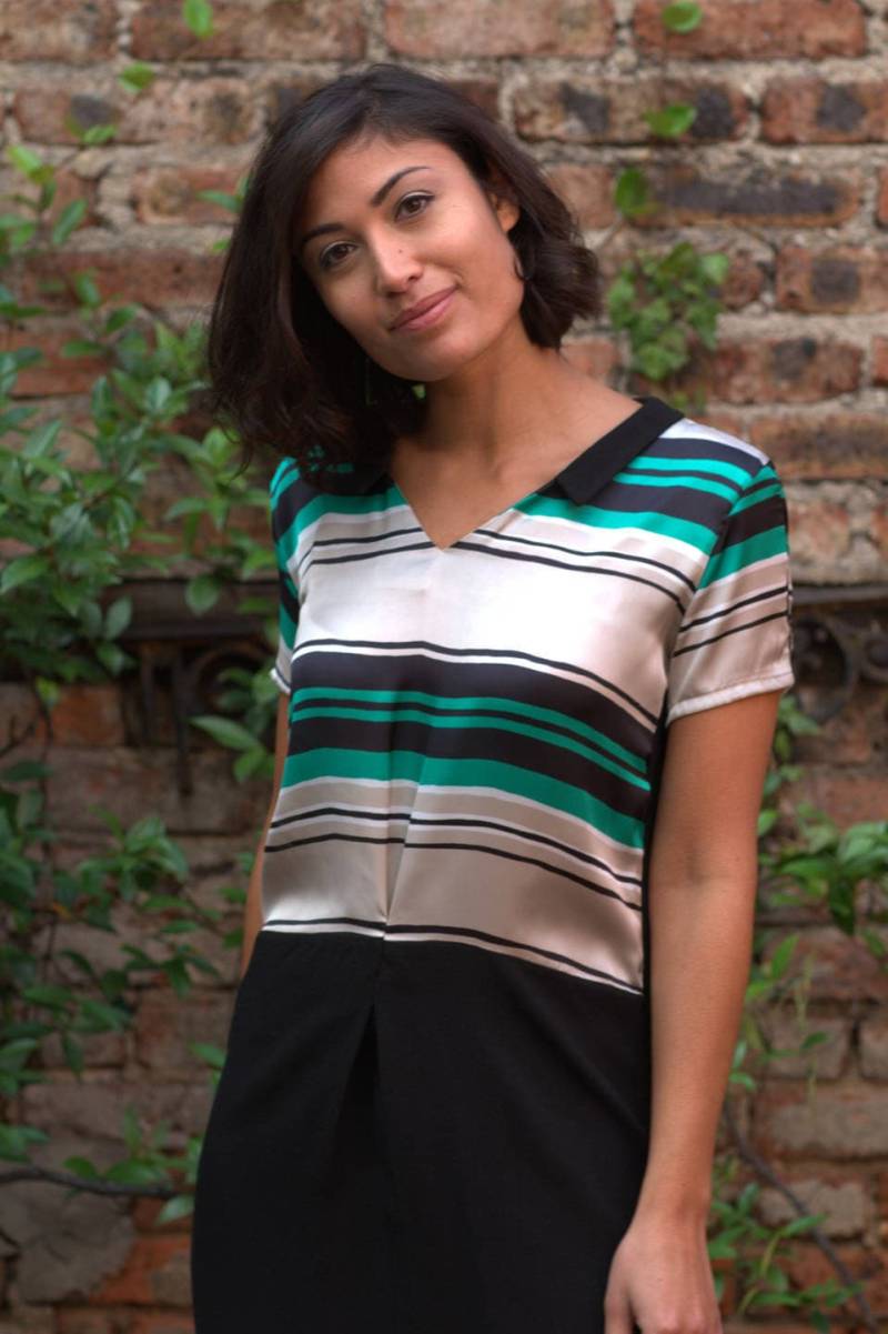 Schwarz-Grünes Kleid Mit Großen Streifen Und Details An Den Ärmeln Schwarz-Grünes Kleid Mit Großen Streifen Und Details An Den Ärmeln von MarsLovesHer