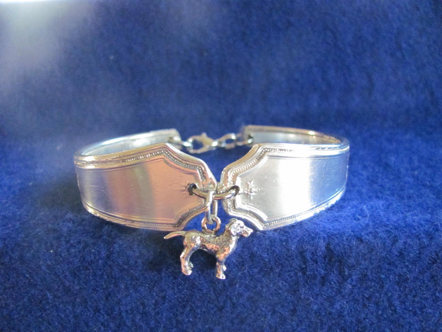 Vintage Silber Löffel Armband Mit Sterling Labrador Hund Anhänger Vintage Silber Löffel Armband Mit Sterling Labrador Hund Anhänger von MarshaStewart