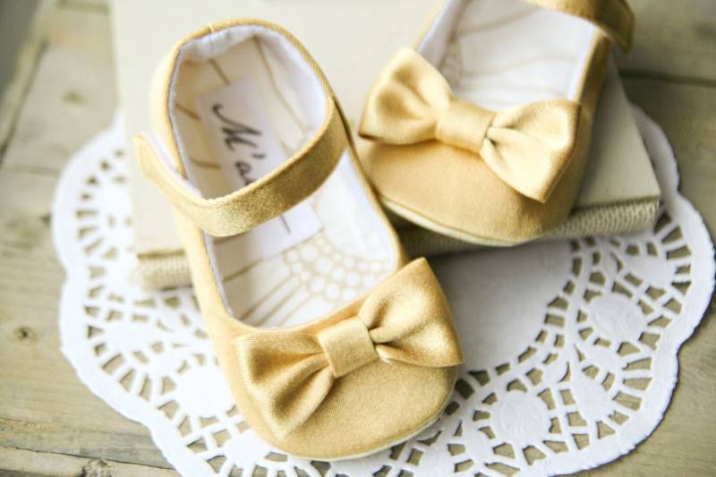 Gold Baby-Mädchen Schuhe, Prinzessin Jasmin Kostüm Kleid Kleinkind Blumenmädchen Hochzeit Hausschuhe Baby-Dusche-Geschenk Nettes Geschenk von MartBabyAccessories