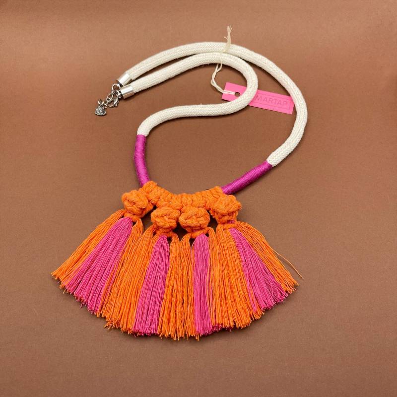 Handgeknüpfte Seilkette Aus Recycelter Baumwolle Mit Makramee-Knoten, Auffällige, Aber Helle, Fluoreszierende Farben von MartapSlowDesignShop