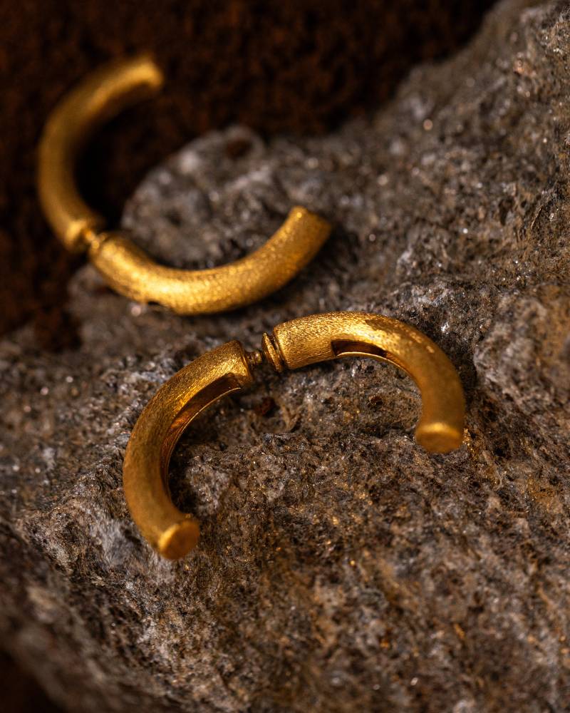 Haken-Ohrringe Im Mars-Design Haken-Ohrringe Im Mars-Design von Martegioielli
