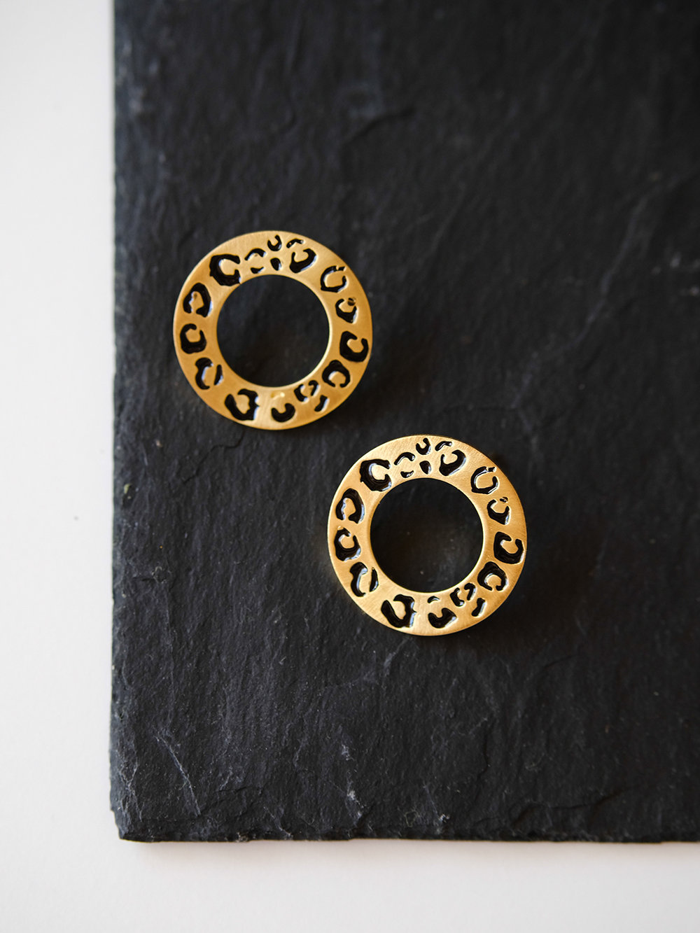 Leopard Große Kreis Ohrringe, Emailliertes 18K Vergoldetes Sterling Silber von MartelieJewelry