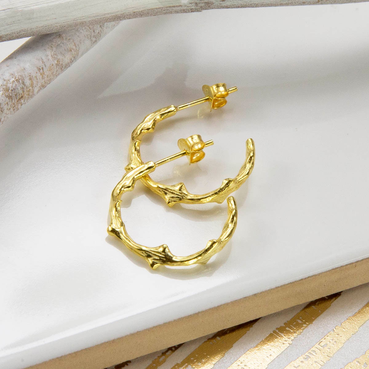 Vergoldete Sterling Silber Zweig Hoop Ohrringe von MarthaJacksonSilver