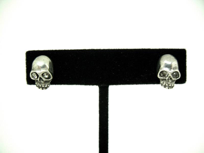 Kleine Totenkopf Ohrringe Mit Kristallen. Ohrringe. Beiträge. Ohrstecker. Totenköpfe von MarthaRotten