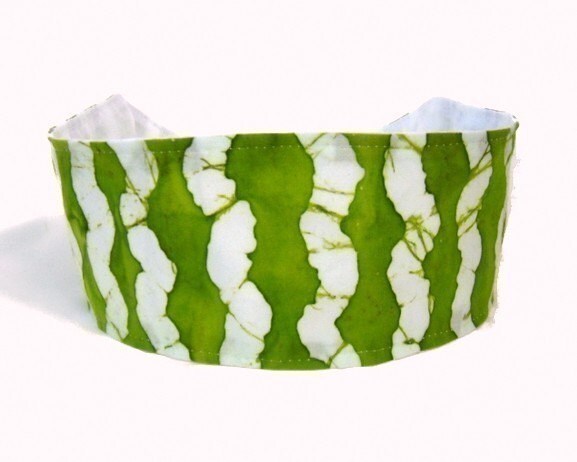 Schnäppchen-Stirnbänder, Atemberaubende Batik Neue Helle Grüne Streifen Und Weißen, Schönen Stirnband Schnäppchen-Stirnbänder, Atemberaubende Batik Neue Helle Grüne Streifen Und Weißen, Schönen Stirnband von MarthasFabricHouse