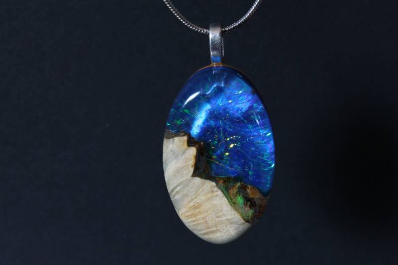 Aurora Borealis Halskette Für Mama Einzigartiges Muttertagsgeschenk Natürlicher Schmuck Geburtstagsgeschenk von MartinKHolzkunst