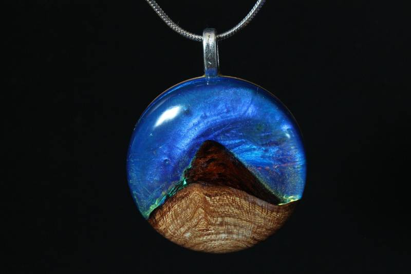 Aurora Borealis Halskette Für Mama Einzigartiges Muttertagsgeschenk Natürlicher Schmuck Geburtstagsgeschenk von MartinKHolzkunst