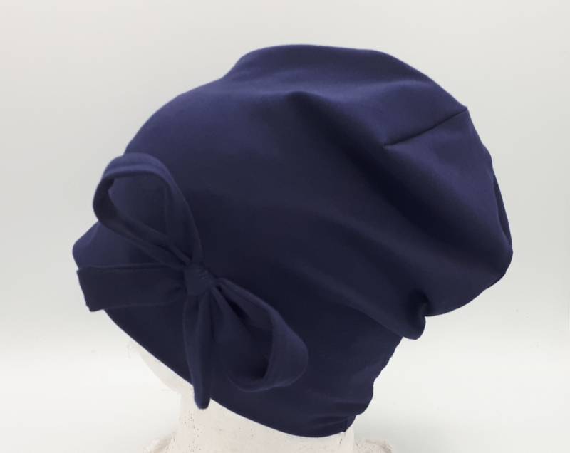 Dunkelblaue Mütze Beanie Für Mädchen, Schleife, Babymütze von MartinaBormann