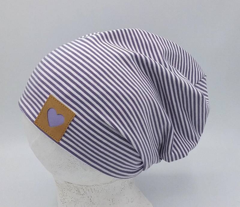 Mütze, Beanie, Mädchen, Lila Weiß Gestreift, Herzpatch, Babymütze von MartinaBormann