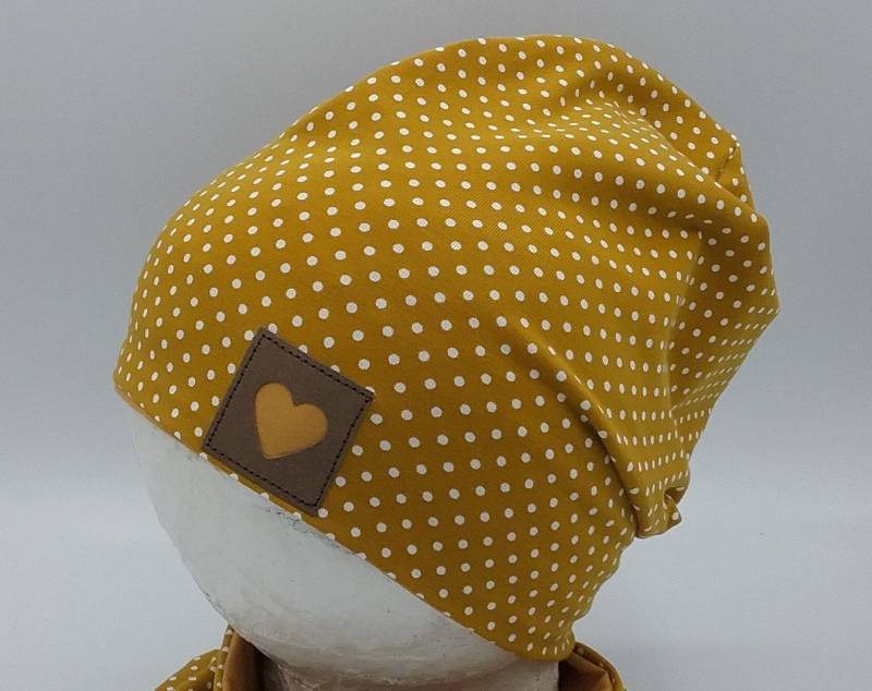 Mütze Beanie Mädchen, Senfgelb Mit Weißen Pünktchen, Herzpatch, Babymütze von MartinaBormann