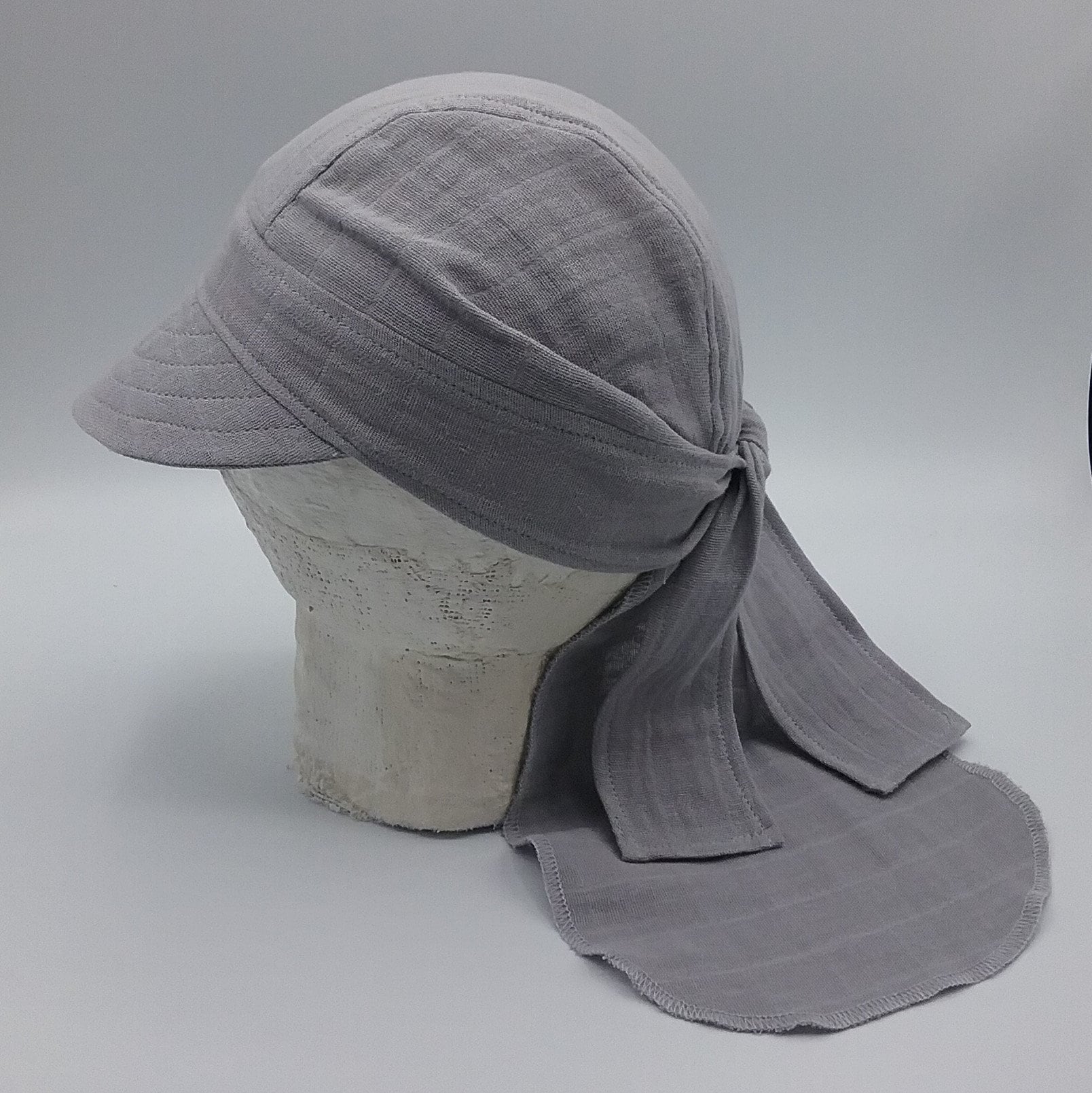 Musselin Bandana, Kopftuch, Kinder, Grau, Mit Schirm, Nackenschutz von MartinaBormann