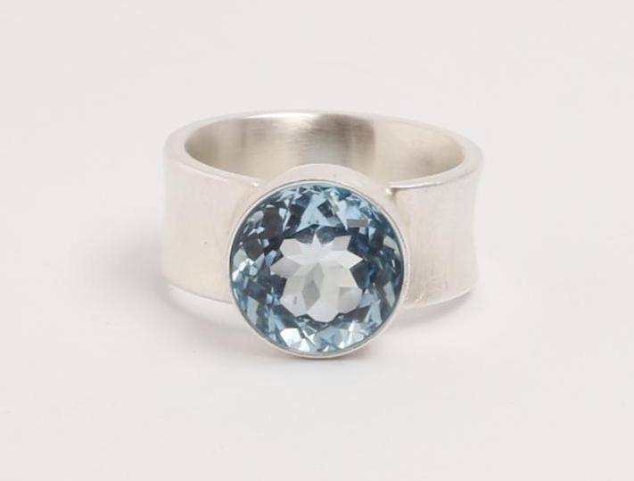Breiter Ring Mit Großem Topas in 925 Silber von MartinaMerkleSchmuck