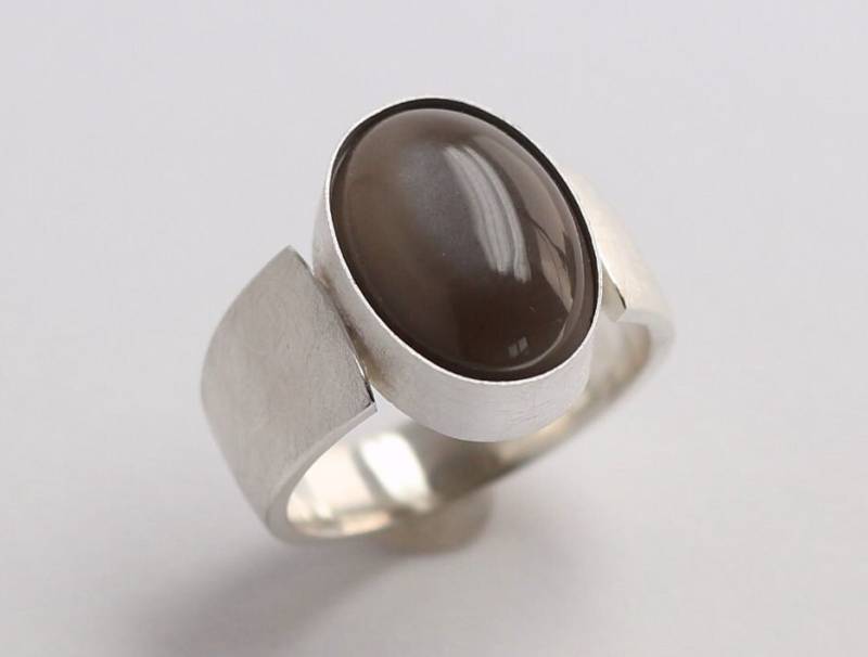 Breiter Ring Mit Schwarzem Mondstein in 925 Silber von MartinaMerkleSchmuck