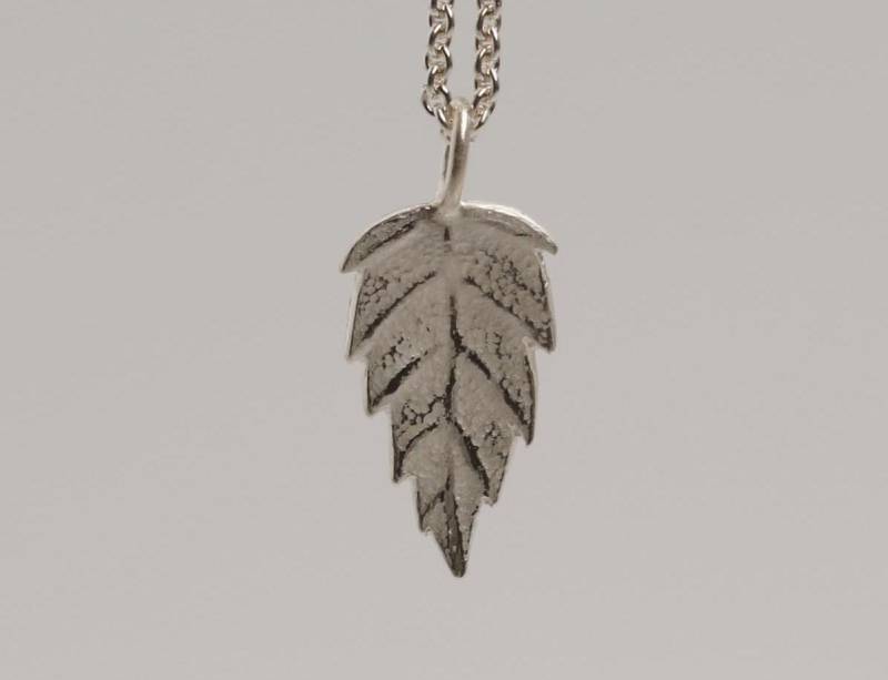 Kleines Blatt, 925 Silber, Anhänger, Ranukelblatt von MartinaMerkleSchmuck