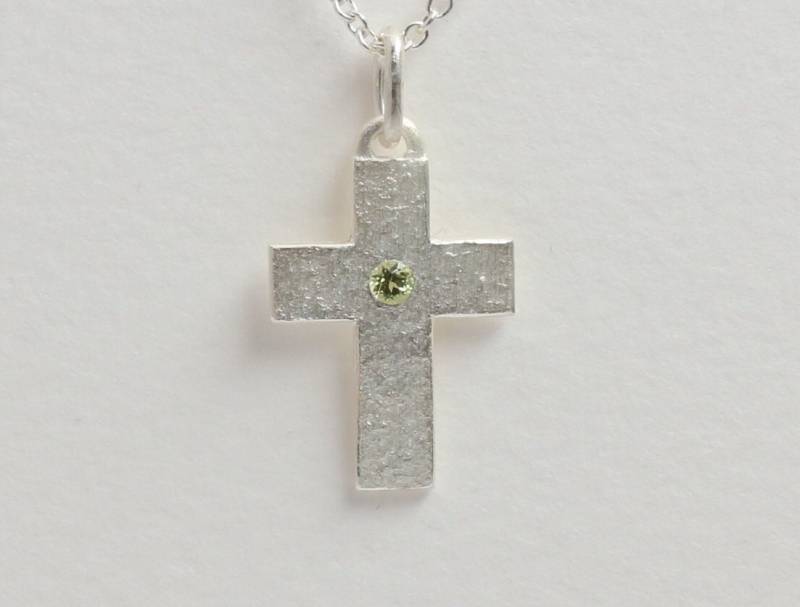 Kreuz, 925 Silber Mit Grünem Peridot von MartinaMerkleSchmuck