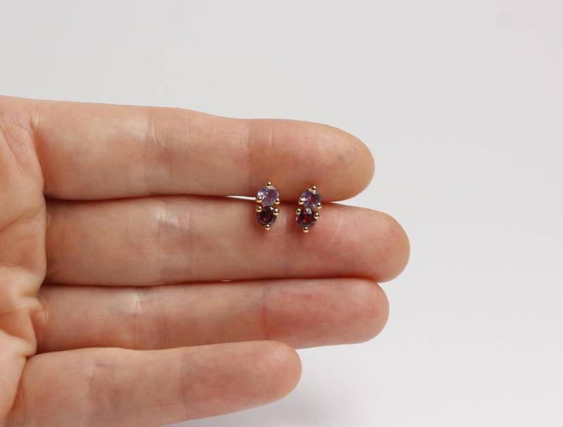 Ohrstecker Vergoldet Aus 925 Silber Mit Amethyst Und Rhodolith von MartinaMerkleSchmuck