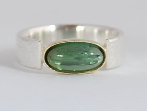 Ring Aus 925 Silber, Mit Grünem Turmalin in 900 Gold von MartinaMerkleSchmuck