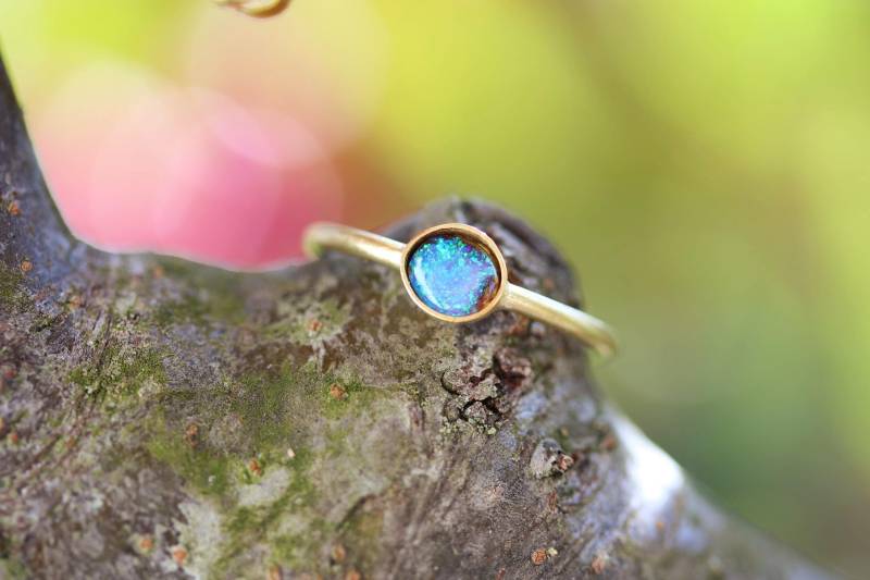 Ring Mit Opal in 750 Gold, Minimalistisch, 18Kt von MartinaMerkleSchmuck
