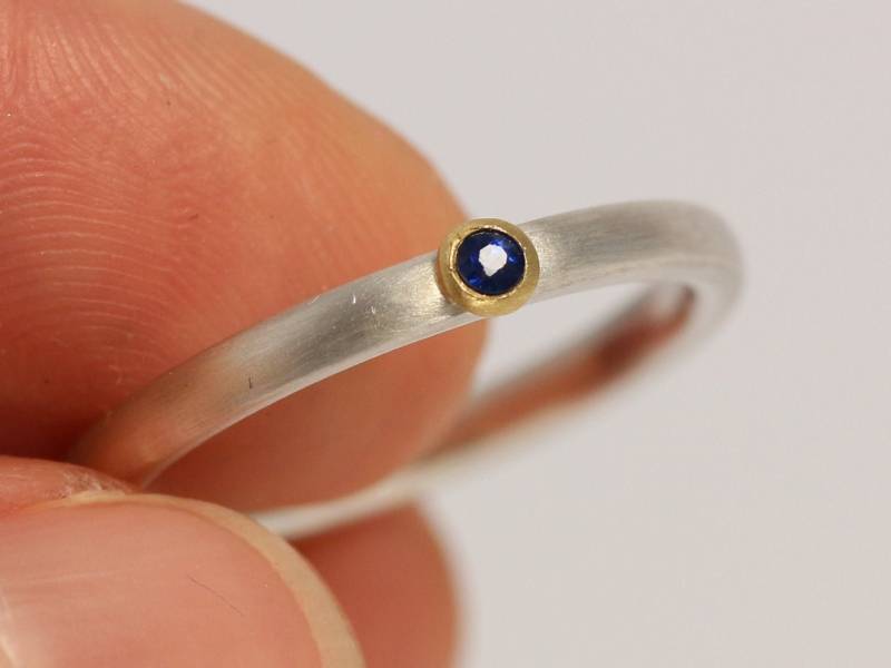 Verlobungsring, Smagagd Oder Saphir, 925 Silber Und 750 Gold von MartinaMerkleSchmuck