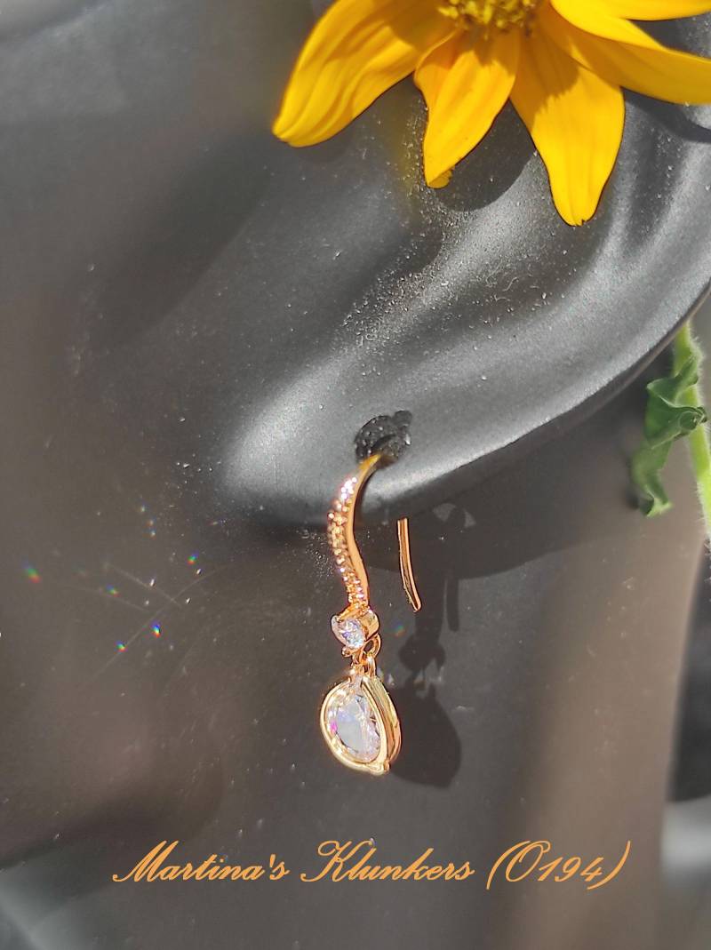 Hängeohrringe Mit Zirkontropfen | O 194 von MartinasKlunkers