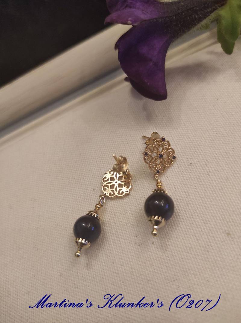 Kleeblatt-Ohrstecker Mit Blauem Tigerauge-Lampionpendel | O 207 von MartinasKlunkers