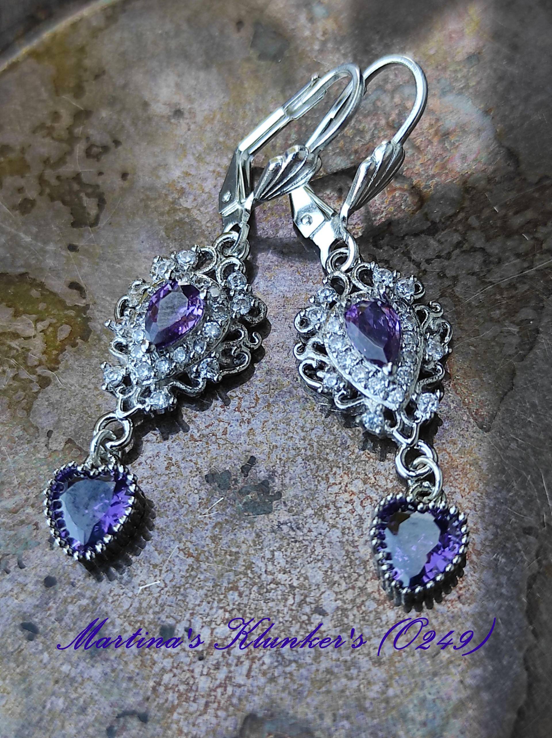 Lange Vintage-style-Ohrhänger Mit Lila Zirkonsteinchen | O 249 von MartinasKlunkers