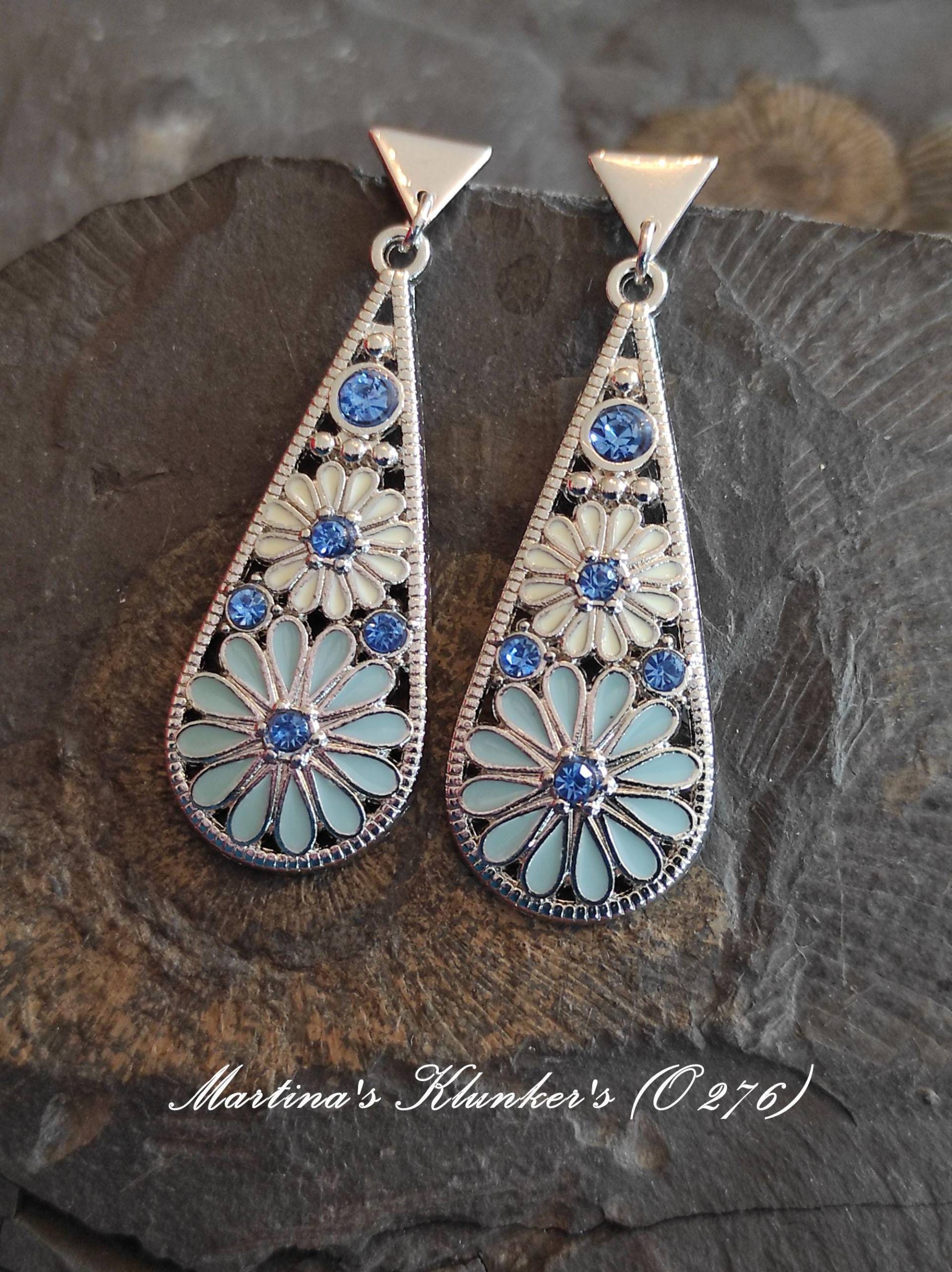 Platinierte Dreieck-Ohrstecker Mit Bohemia-Träne | O 276 von MartinasKlunkers