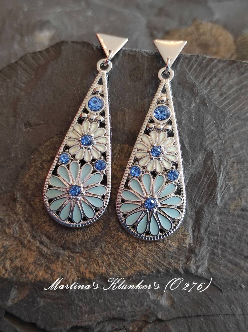 Platinierte Dreieck-Ohrstecker Mit Bohemia-Träne | O 276 von MartinasKlunkers