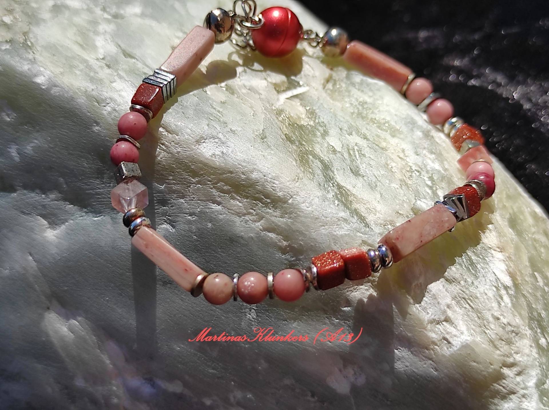 Rosa Rhodonit-Mix-Armband | A13 von MartinasKlunkers