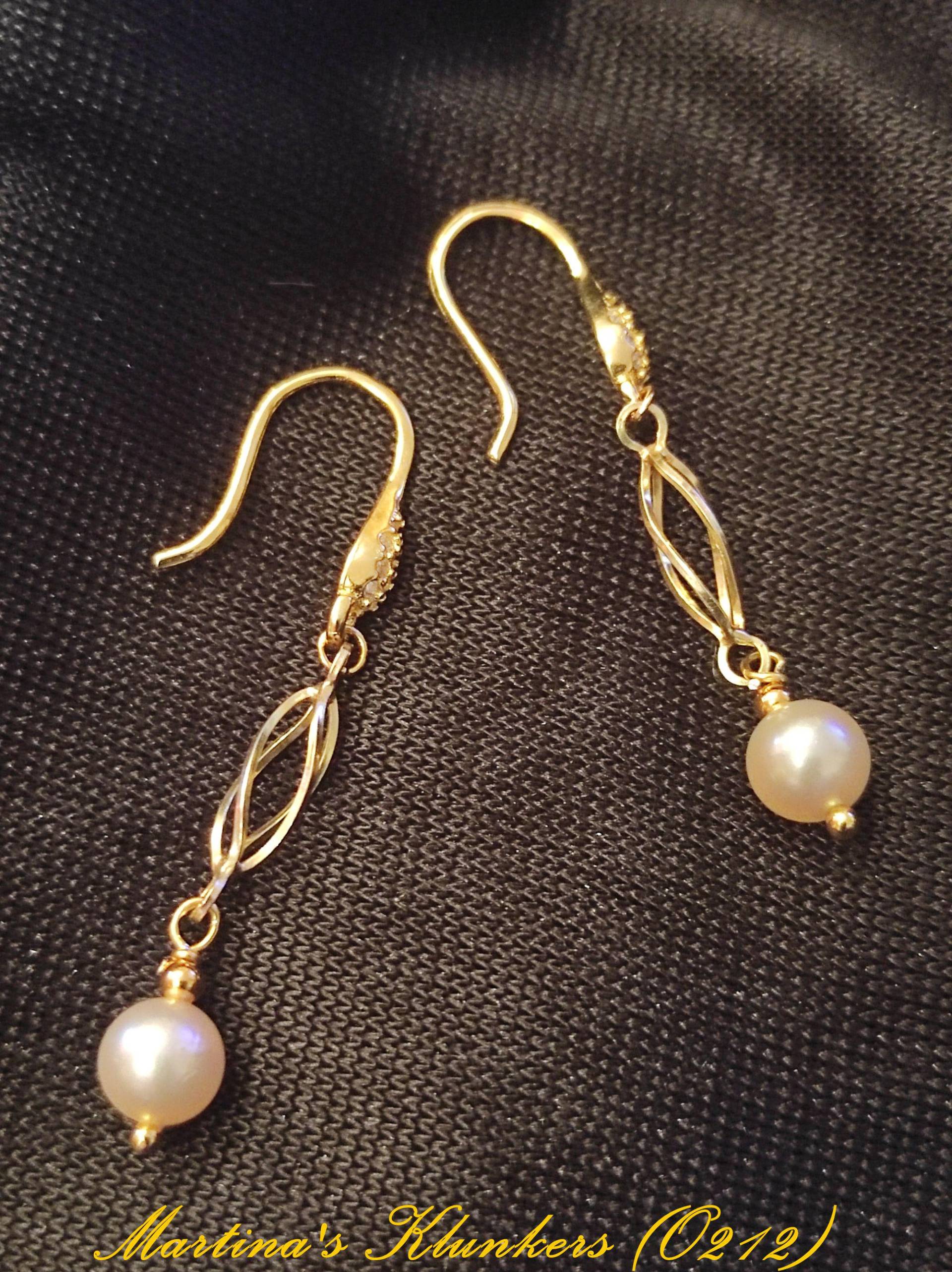 Vergoldete Sterling Silber Ohrhaken Mit 333 Goldpendel Und Zuchtperle | O212 von MartinasKlunkers