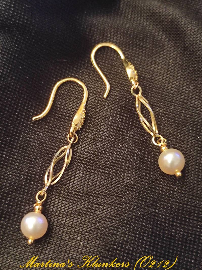 Vergoldete Sterling Silber Ohrhaken Mit 333 Goldpendel Und Zuchtperle | O212 von MartinasKlunkers