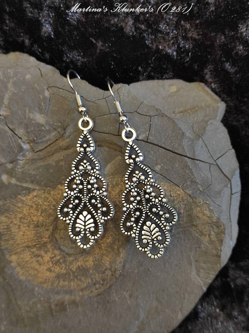 Vintage-Ohrhänger Mit Antiksilbernem Filigrantropfenanhänger | O 281 von MartinasKlunkers