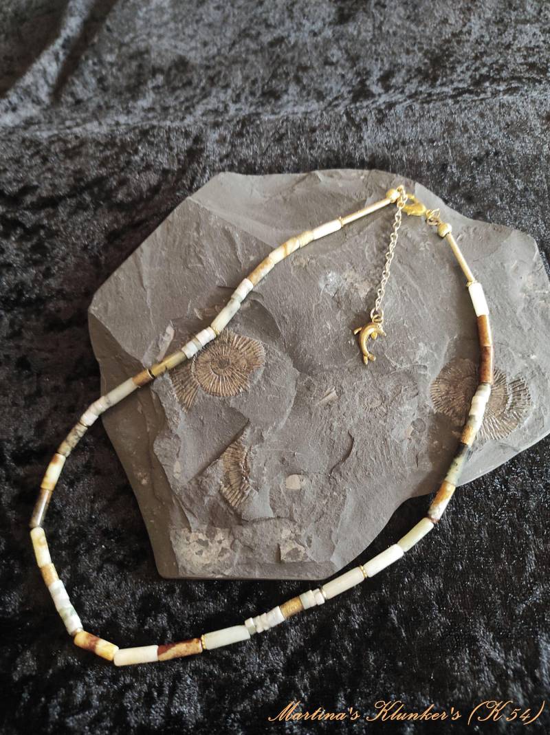 xiu-Jade Röhrchenkette Mit Antikgoldenen Spacern | K 54 von MartinasKlunkers