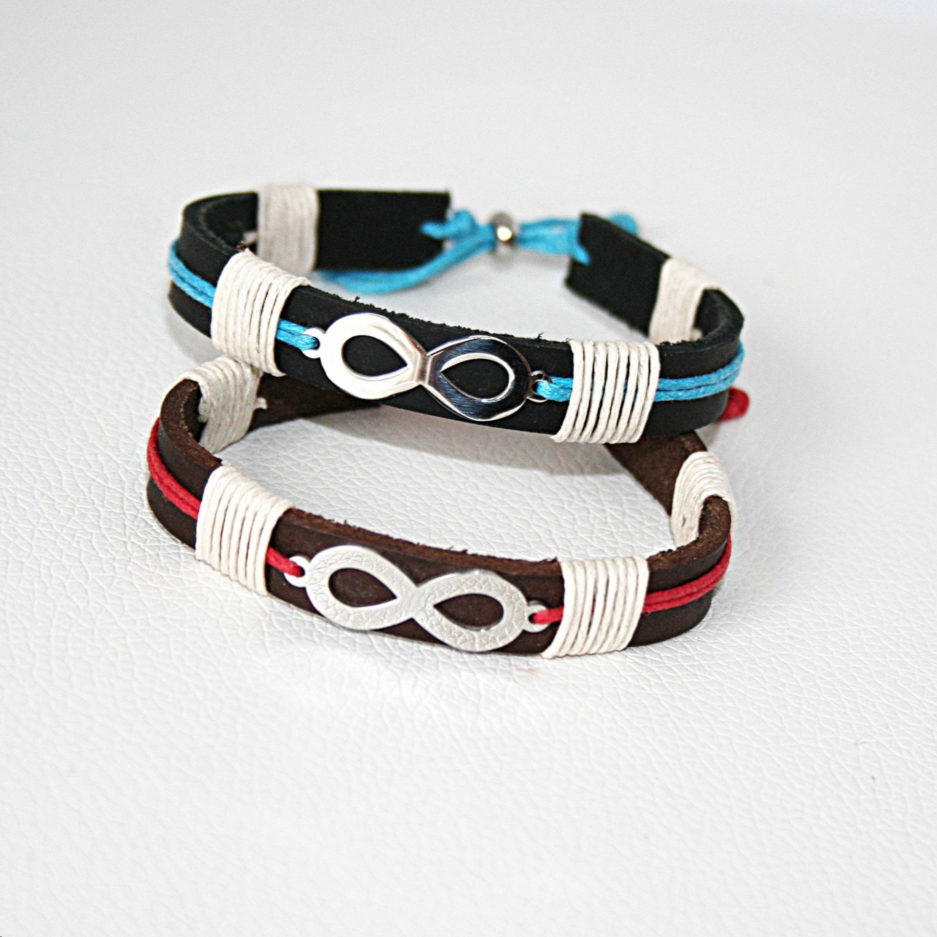 Partner Armband Freundschaftsarmband Unisex Infinity-Anhänger Herren-Armband Damen-Armband Leder-Schmuck Partner Armband Freundschaftsarmband Unisex Infinity-Anhänger Herren-Armband Damen-Armband Leder-Schmuck von MartuJewelry