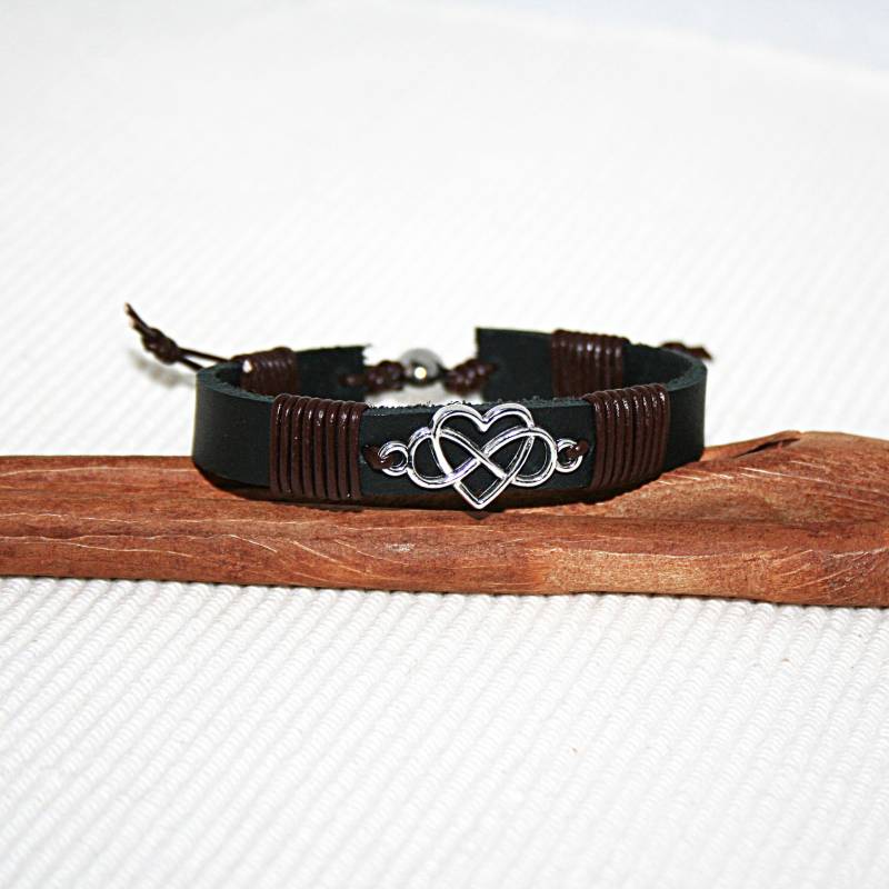 Lederarmband Mit Herz Und Unendlichkeit - Personalisierbar Handgemacht Freundschaftsarmband Boho Herzanhänger von MartuJewelry