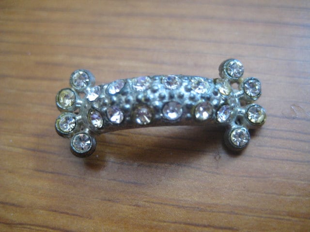 1930Er Jahre Silber Vergoldet Topf Metall Gebogen Bar Pin Mit Strass von MartysGems