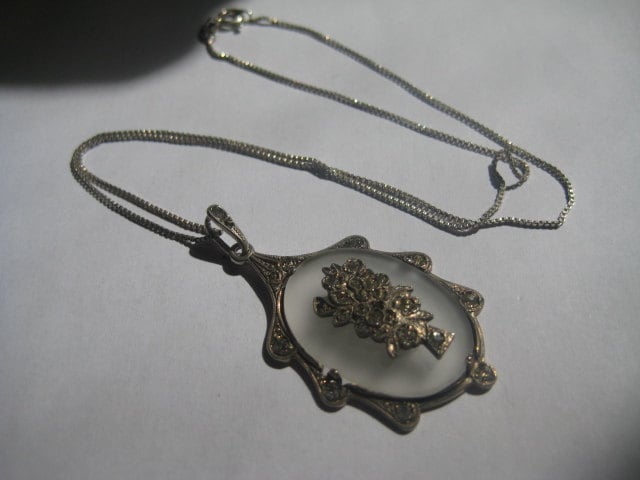 Art Deco Sterling Kampfer Glas Oval Mit Befestigten Baum Oder Blume in Strasssteinen Art Deco Sterling Kampfer Glas Oval Mit Befestigten Baum Oder Blume in Strasssteinen von MartysGems