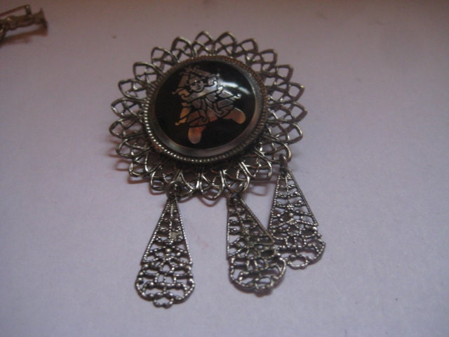 Ausgefallene Vintage Silber-Ton Filigranbrosche Mit Filigranen Baumelt in Form Von Birne von MartysGems