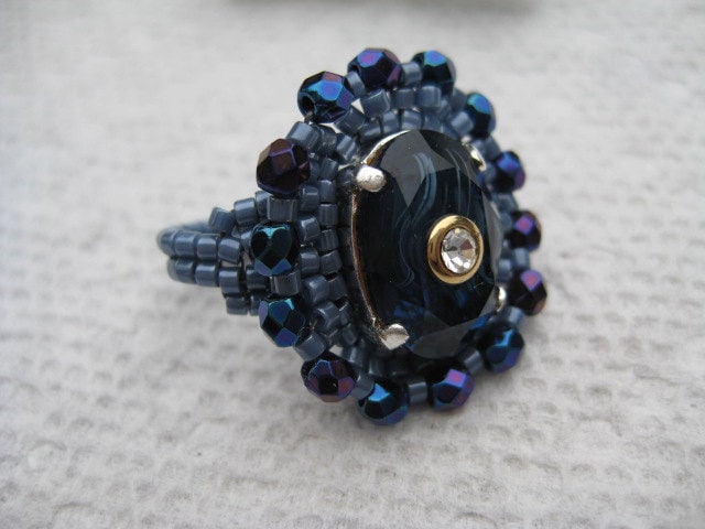 Blauer Achat Strass Ring Mit Kristall Center Perlenring Von Me Größe 9 von MartysGems
