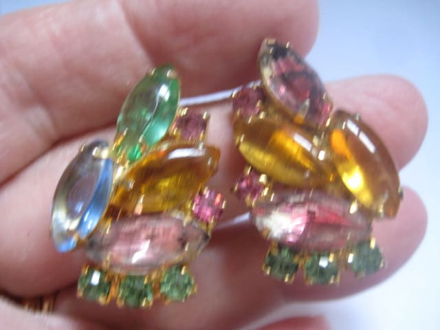 D & E Ohrclips Mit Unübertroffenen Strass Cab Top Und Unfoiled D & E Ohrclips Mit Unübertroffenen Strass Cab Top Und Unfoiled von MartysGems