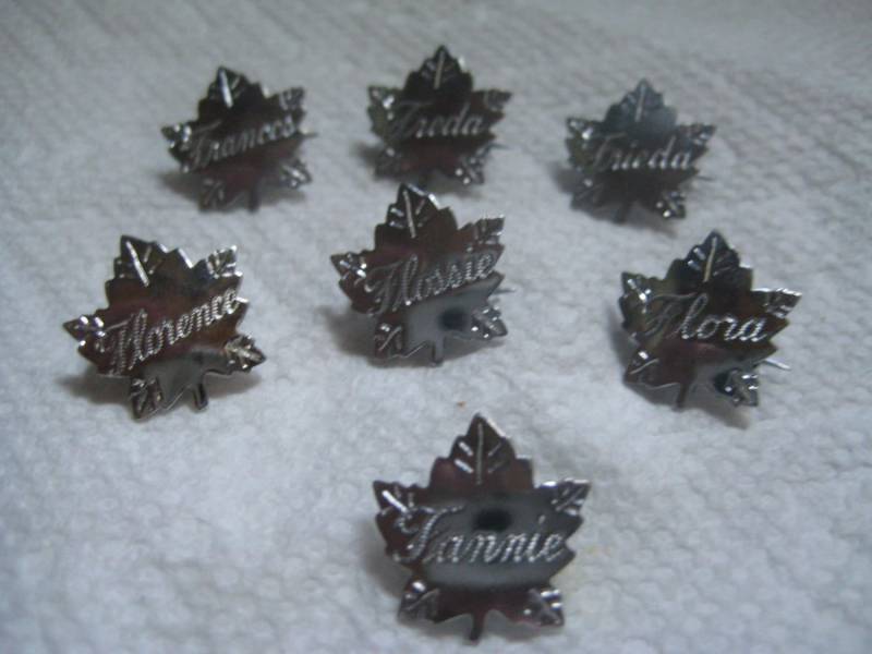 Liberty Silber Ahornblatt Pins Buchstabe F von MartysGems