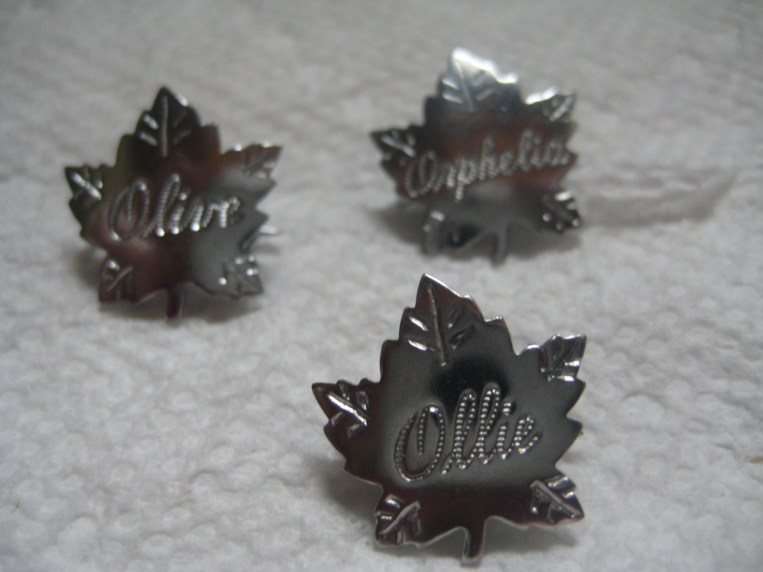 Liberty Silber Ahornblatt Pins Buchstabe O von MartysGems